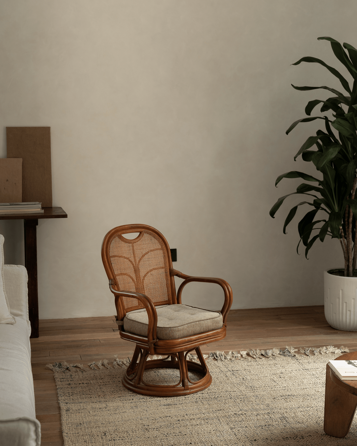 Chaise pivotante en rotin Ray Mini