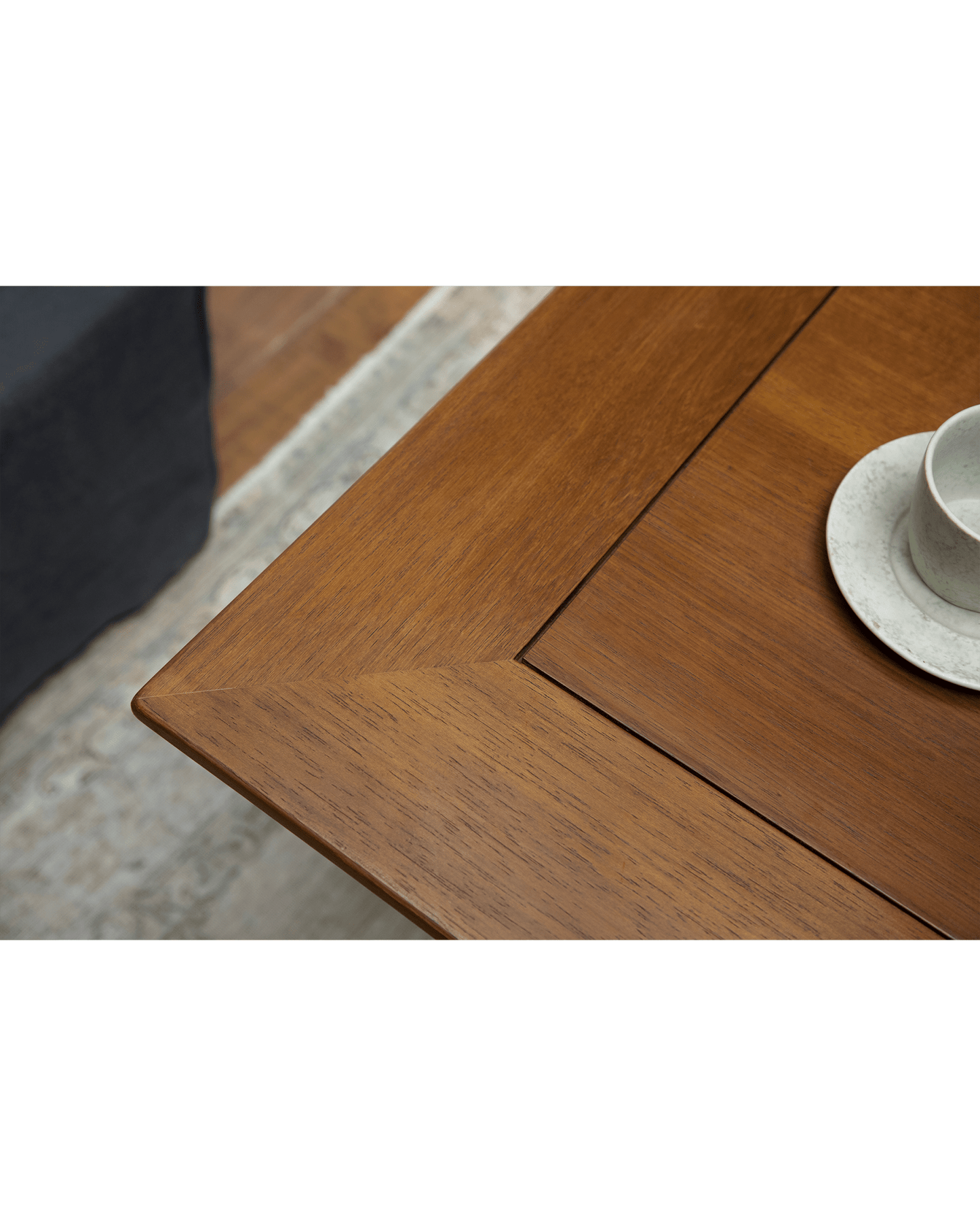 Table Titan