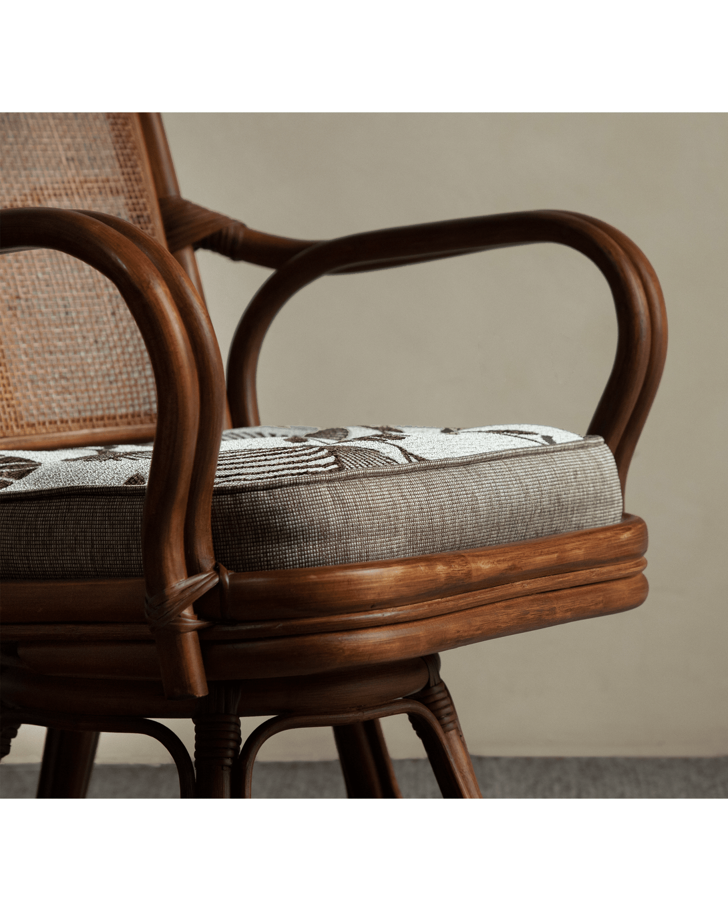 Chaise pivotante en rotin Ray Mini