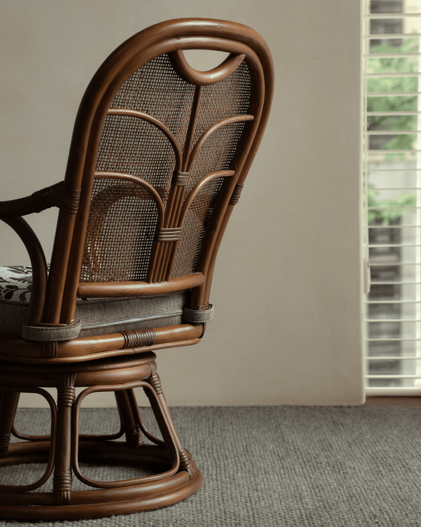 Chaise pivotante en rotin Ray Mini