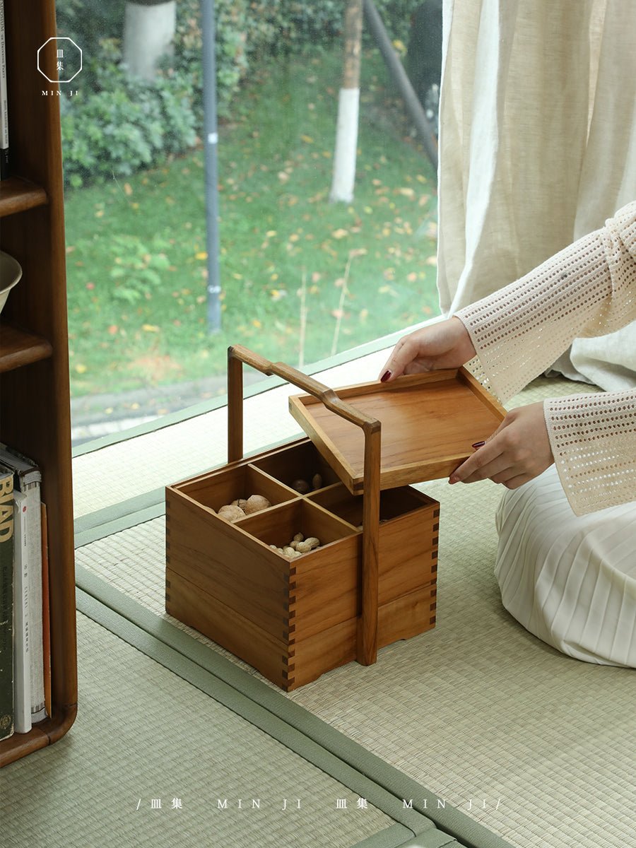 Boîte à bento à plusieurs niveaux