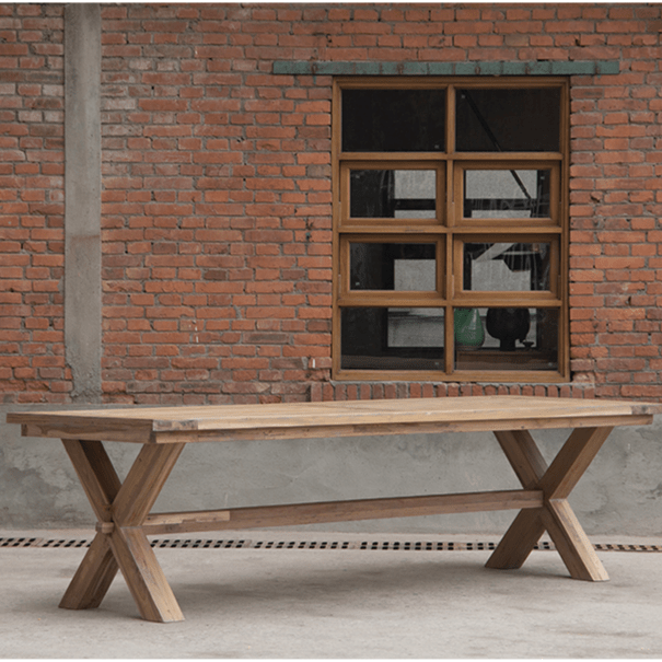 Table à manger d'extérieur de ferme
