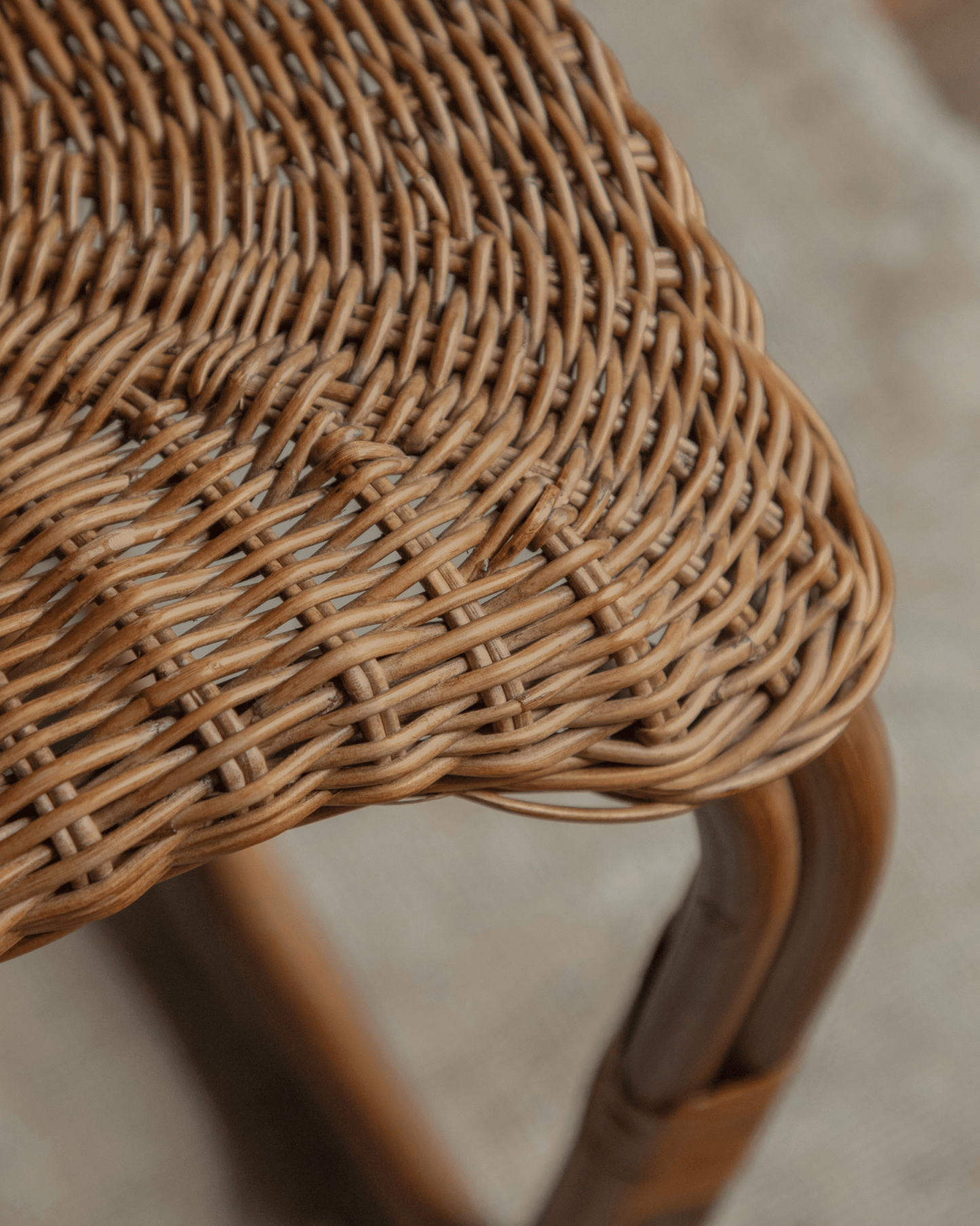 Table d'appoint en rotin Pinecone