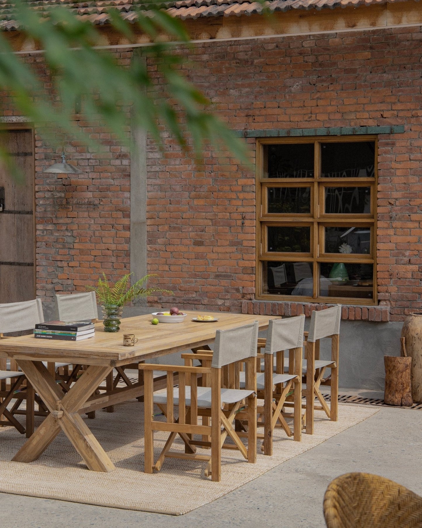 Table à manger d'extérieur de ferme
