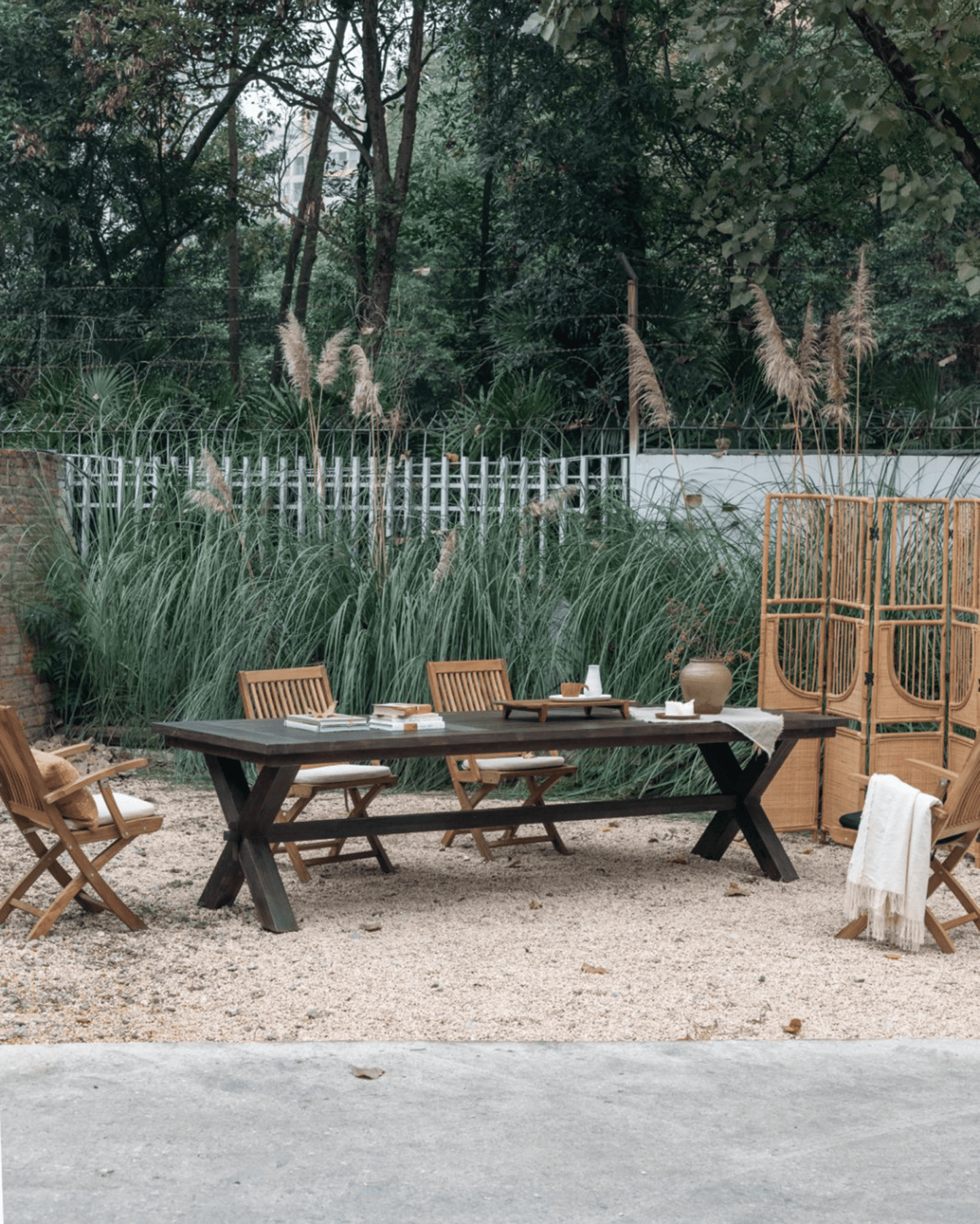 Table à manger d'extérieur de ferme