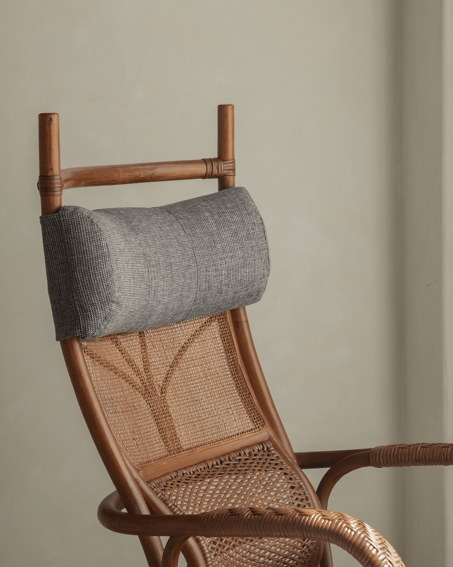 Chaise pivotante en rotin Gakusha