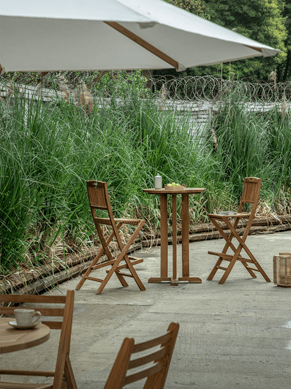 Ensemble de chaises et de table de bar d'extérieur