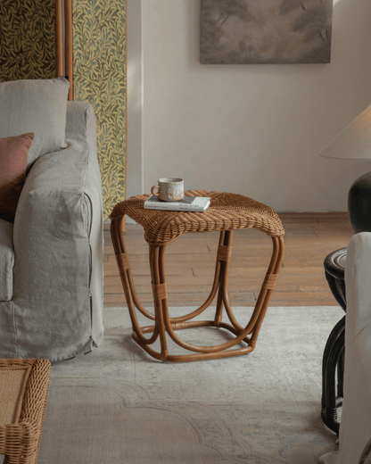 Table d'appoint en rotin Pinecone
