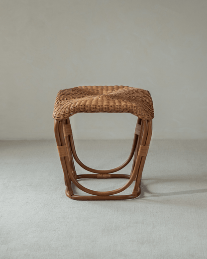 Table d'appoint en rotin Pinecone