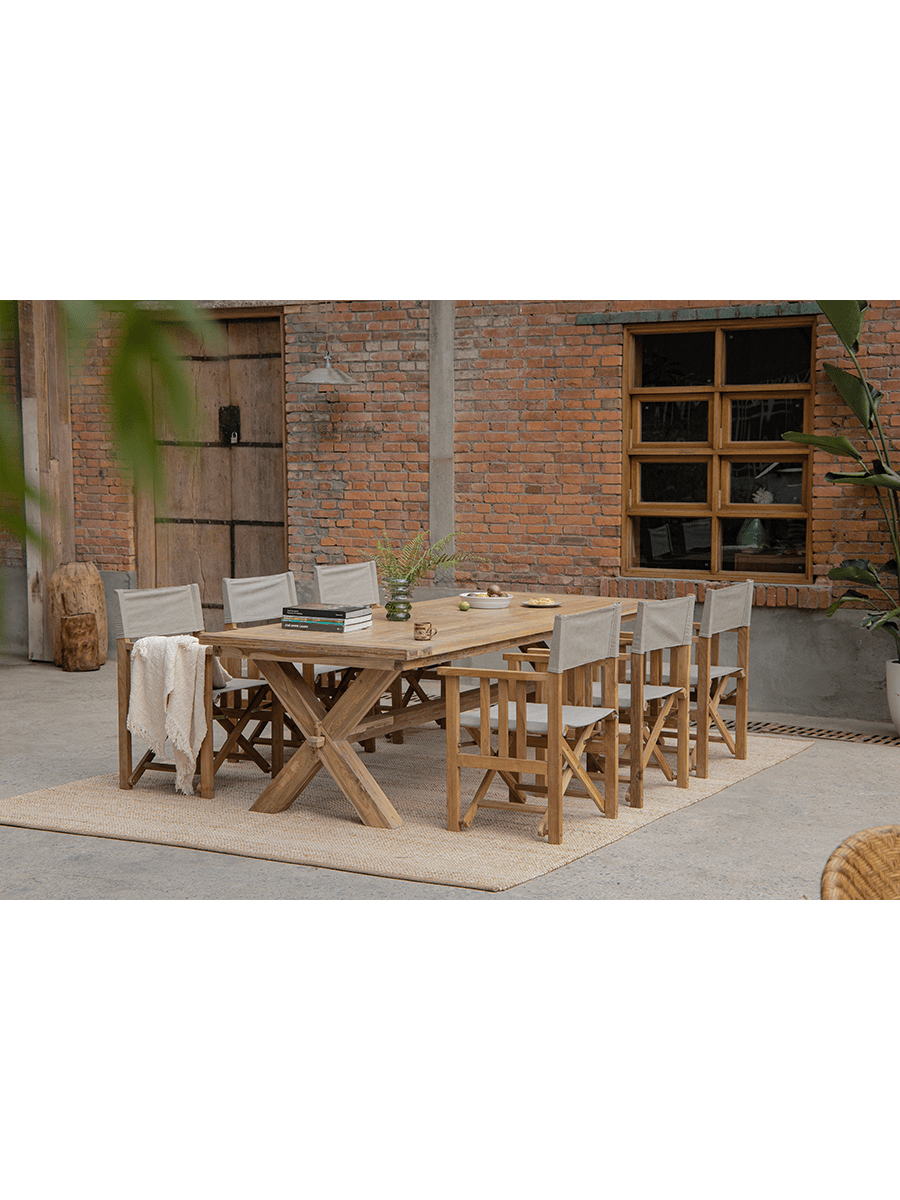 Table à manger d'extérieur de ferme