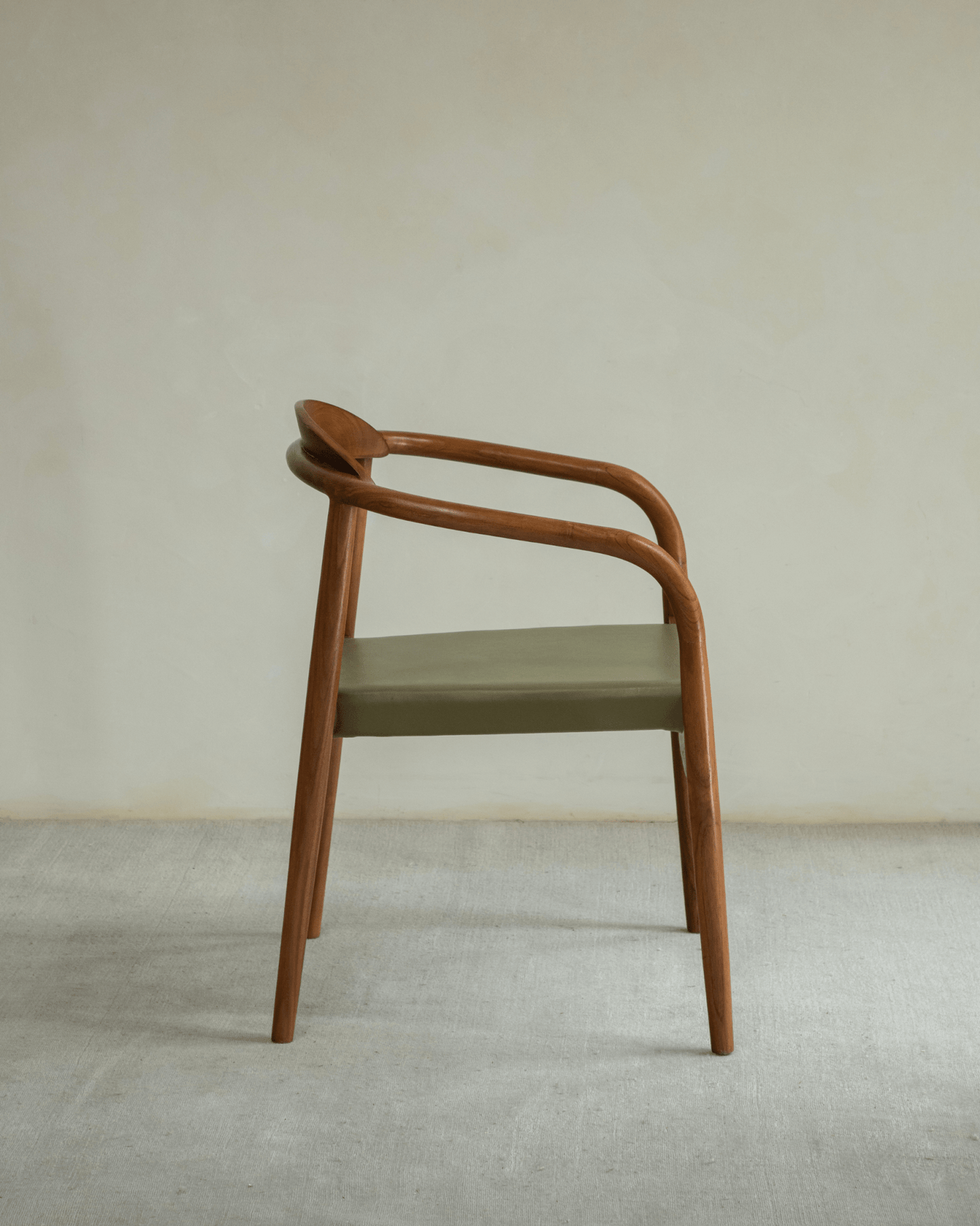 Chaise en cuir Crescent