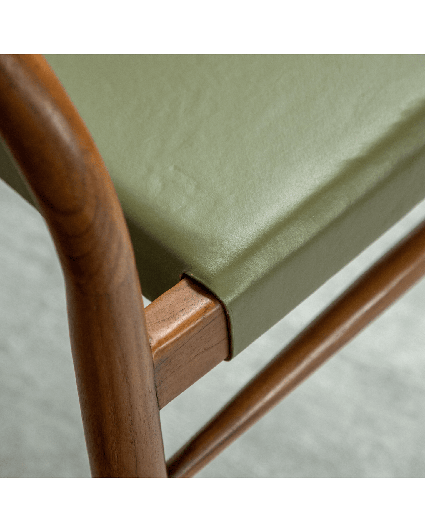 Chaise en cuir Crescent