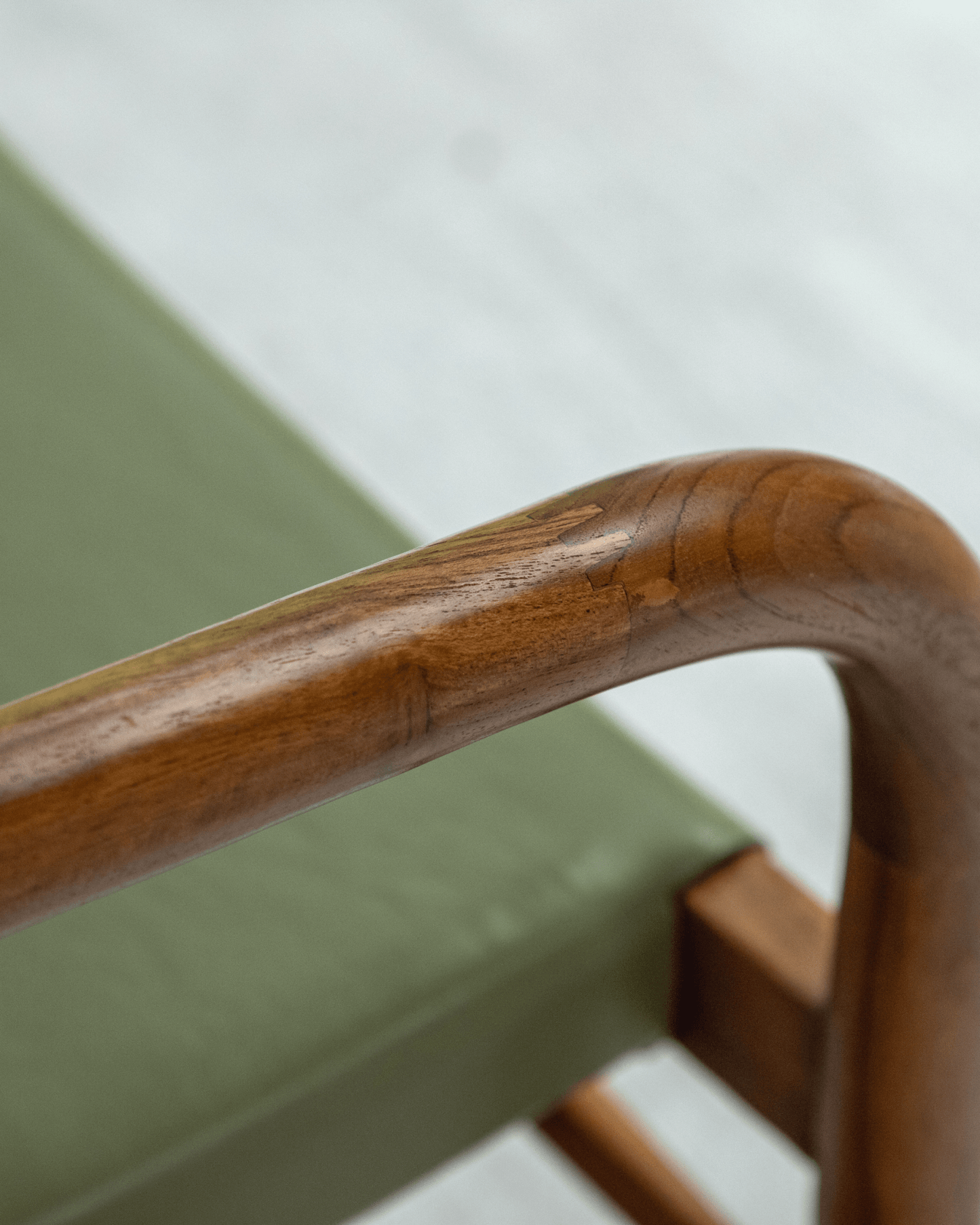 Chaise en cuir Crescent