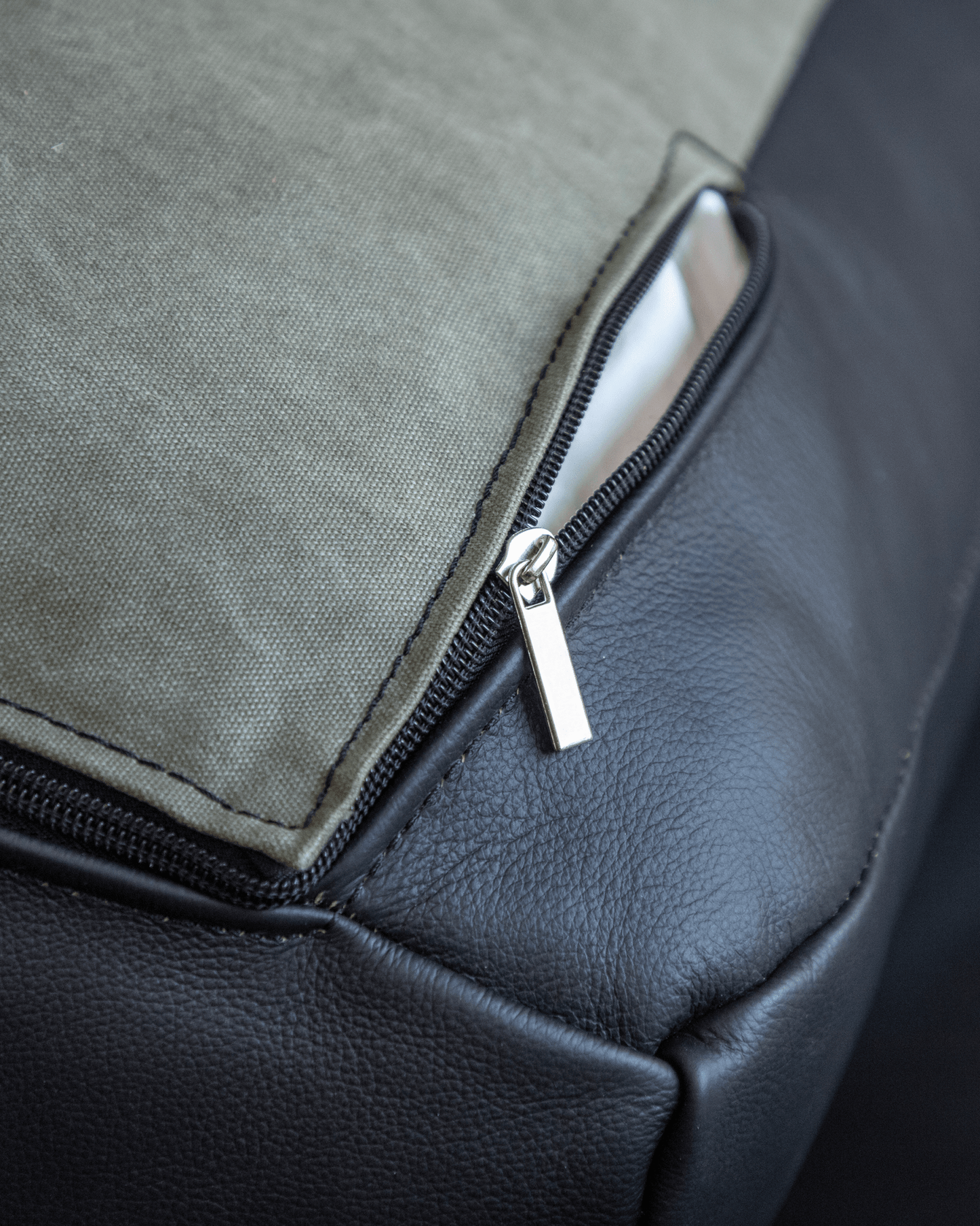 Fauteuil de salon en cuir René