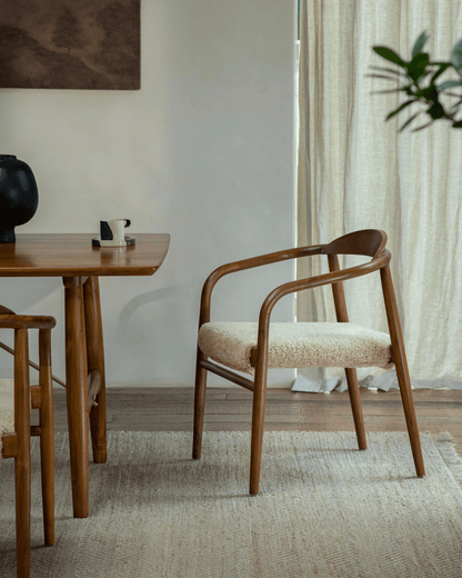 Chaise Crescent en peau de mouton