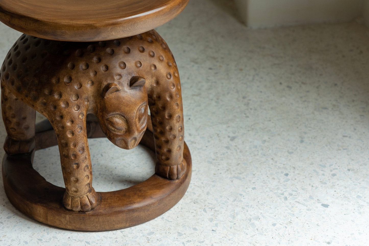 Table d'appoint sculpturale tribale