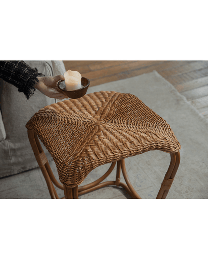 Table d'appoint en rotin Pinecone