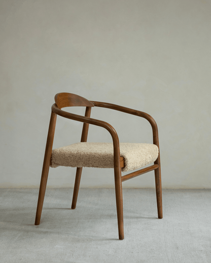Chaise Crescent en peau de mouton