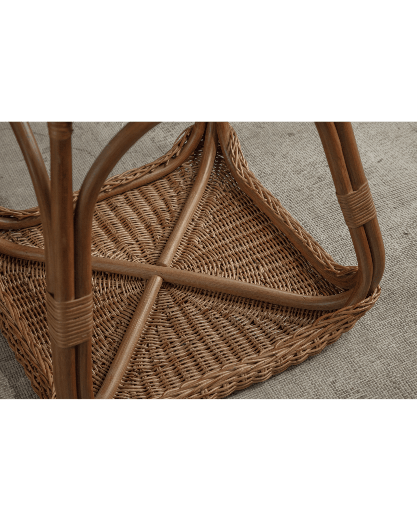 Table d'appoint en rotin Pinecone