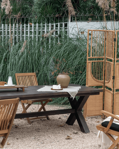 Table à manger d'extérieur de ferme