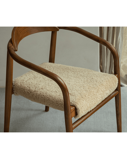 Chaise Crescent en peau de mouton
