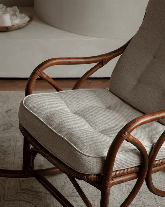 Fauteuil à bascule en rotin Aku