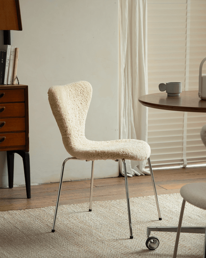 Chaise en peau de mouton Pietra