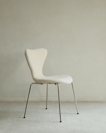 Chaise en peau de mouton Pietra