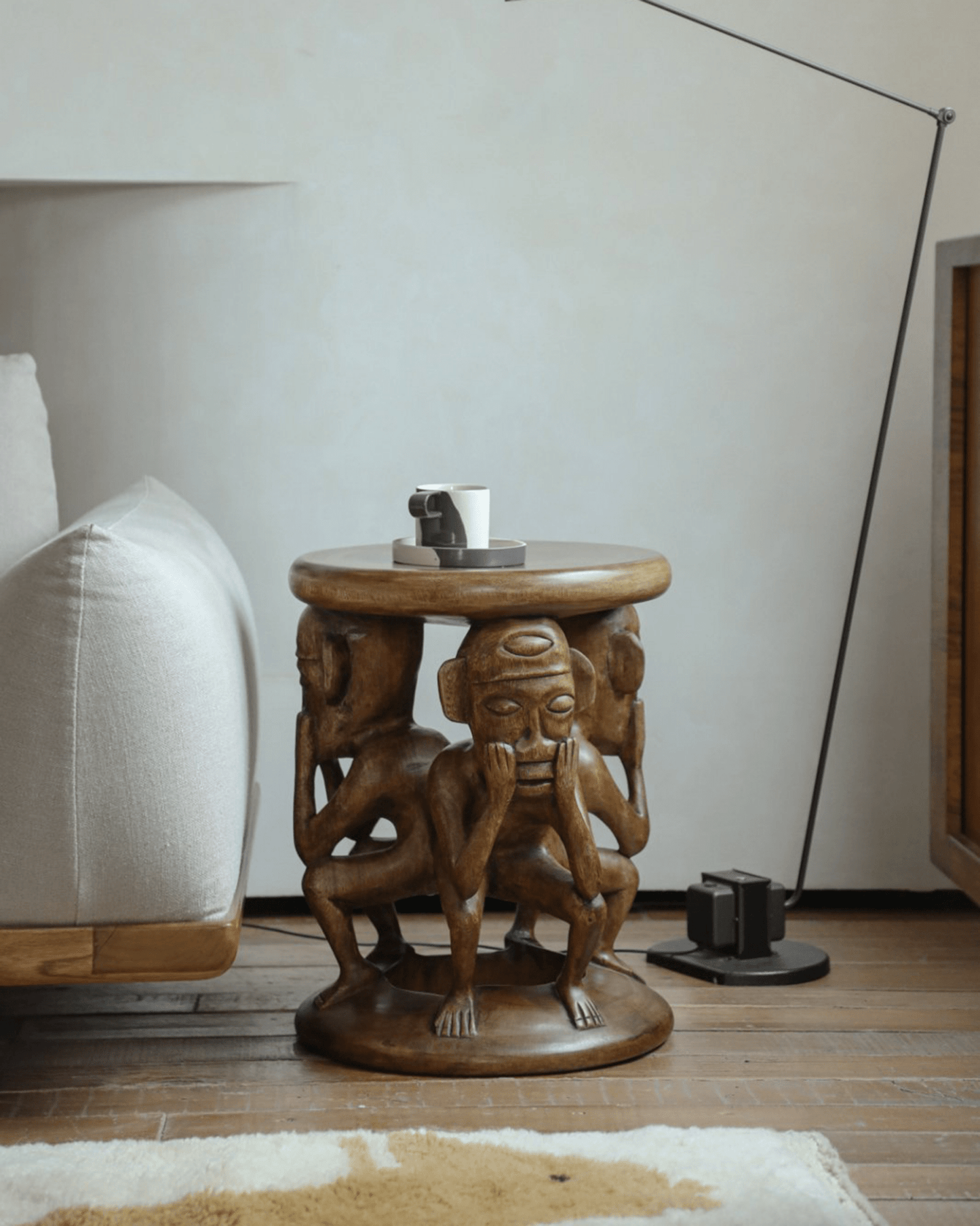 Table d'appoint sculpturale tribale
