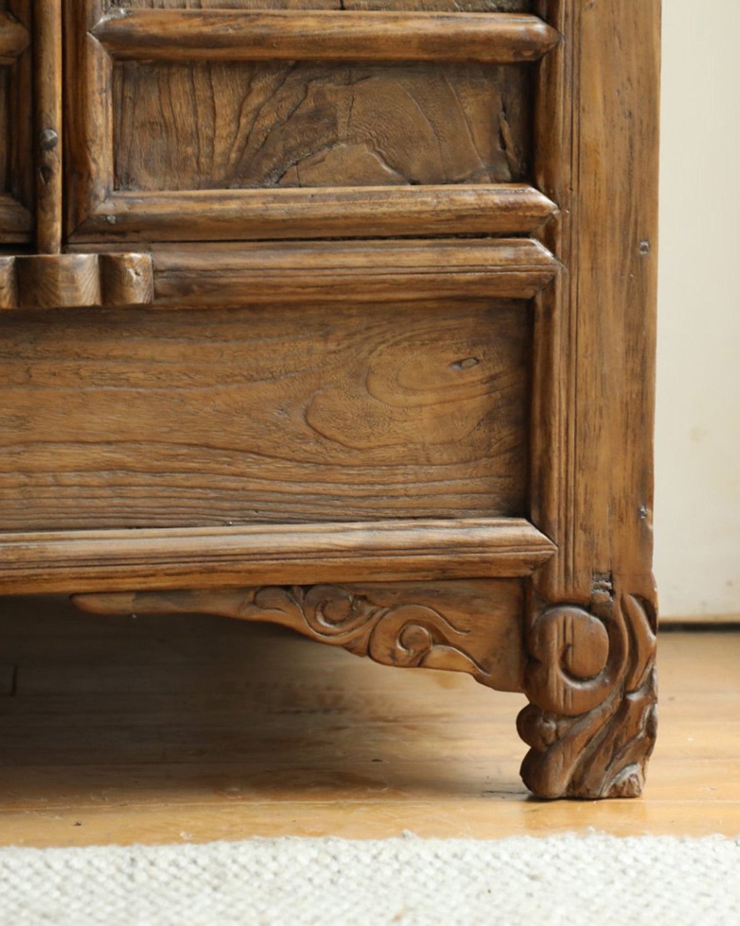 Armoire chinoise antique
